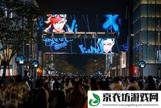 双城之战主题双层巴士登陆杭州！