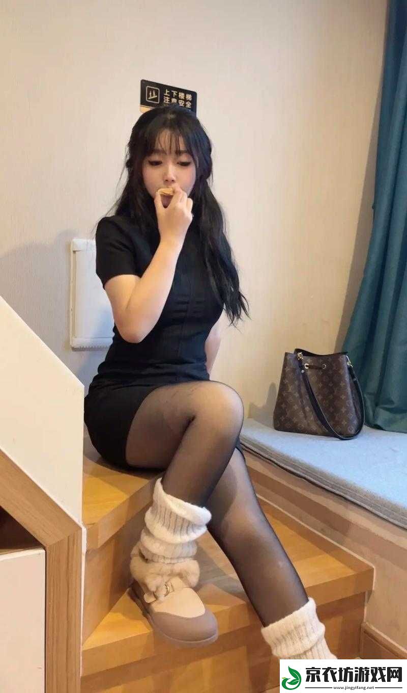 姬小满开叉裙穿搭的注意事项