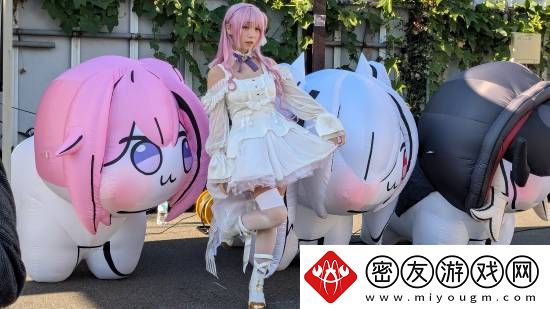 伊织萌妮姬线下活动新图！修身长裙媚眼如丝
