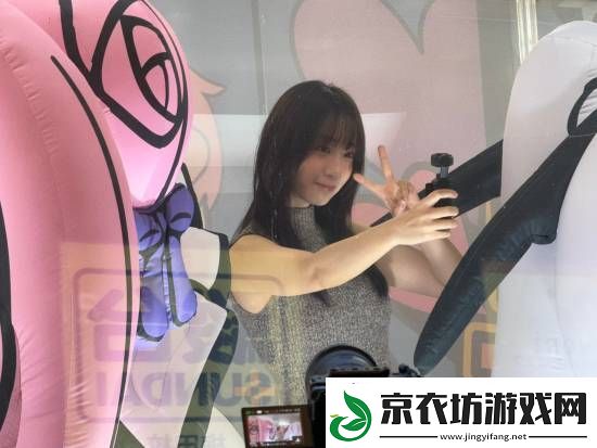 伊织萌妮姬线下活动新图！修身长裙媚眼如丝