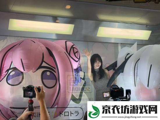 伊织萌妮姬线下活动新图！修身长裙媚眼如丝