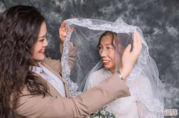 震惊！海角妈妈本人照片大全曝光