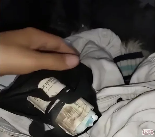 男生捡到女同桌跳蛋的开关