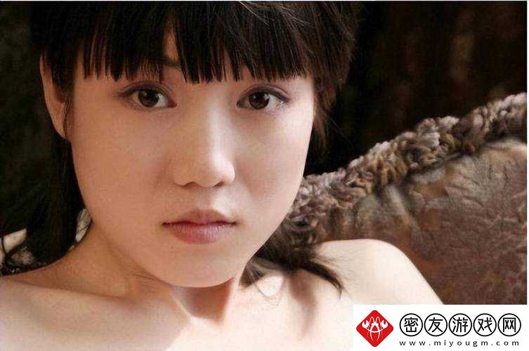 张筱雨人体艺术写真：展现女性之美