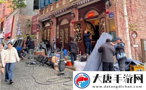 撒贝宁与王鸥现身福州